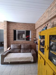 Duas casas em ótimo terreno na Fazenda Santo Antônio
