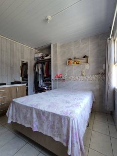 Duas casas em ótimo terreno na Fazenda Santo Antônio
