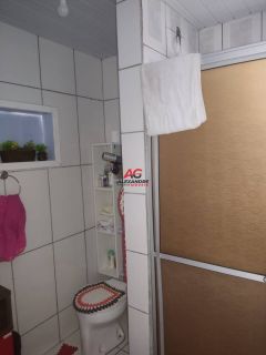 Duas casas em ótimo terreno na Fazenda Santo Antônio
