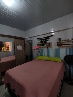 Duas casas em ótimo terreno na Fazenda Santo Antônio