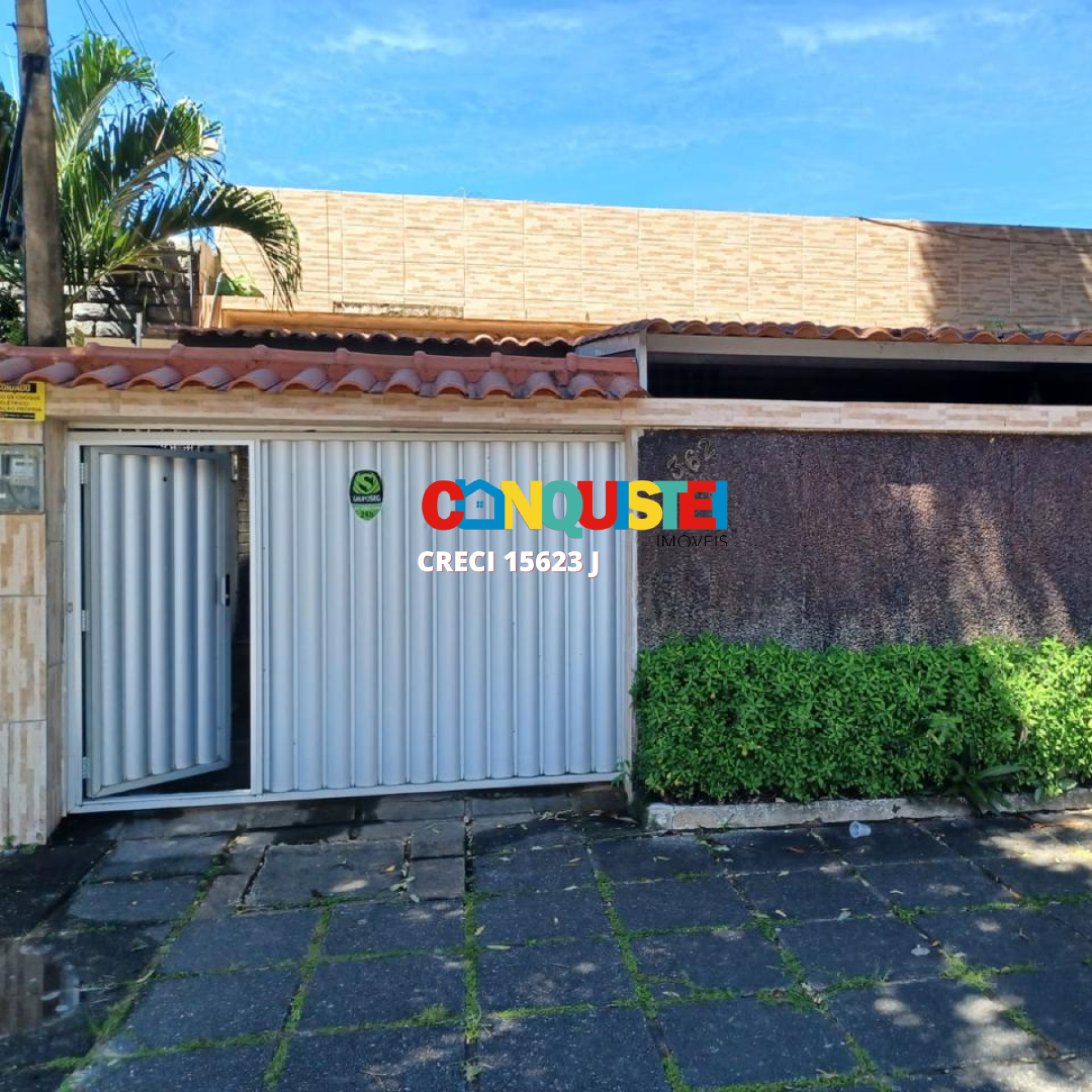 ALUGA-SE CASA AMPLA NO HIPÓDROMO – 4 QUARTOS!