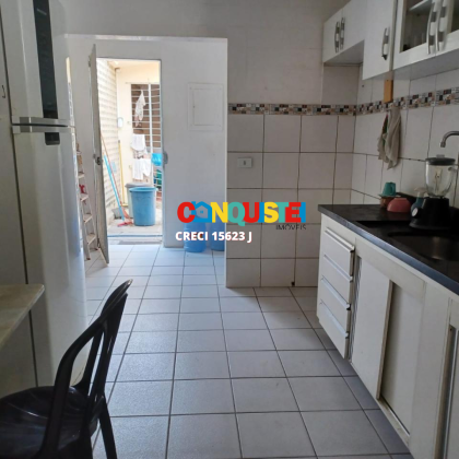 ALUGA-SE CASA AMPLA NO HIPÓDROMO – 4 QUARTOS!