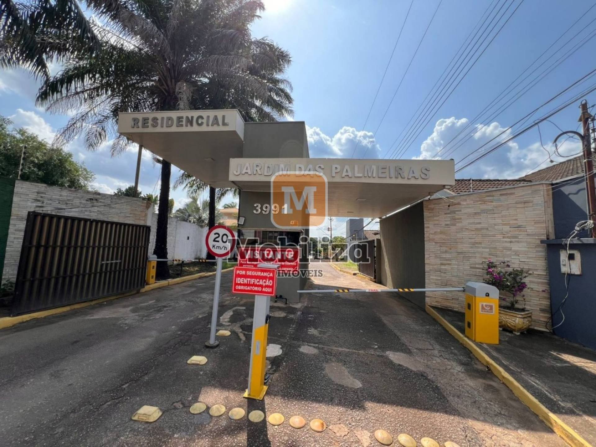 Lote - Condomínio Jardim das Palmeiras 385m²