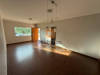 Casa com 4 quartos sendo 3 suítes no Condomínio Alberto Jaquier