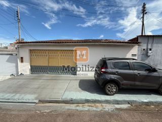 Casa no bairro Flodoaldo Pontes Pinto com terreno de 250m²