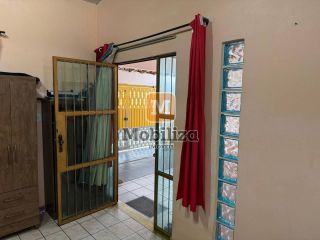 Casa no bairro Flodoaldo Pontes Pinto com terreno de 250m²