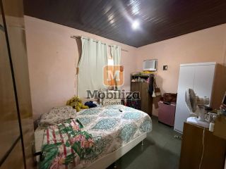 Casa no bairro Flodoaldo Pontes Pinto com terreno de 250m²