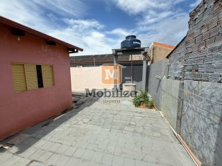Casa no bairro Flodoaldo Pontes Pinto com terreno de 250m²
