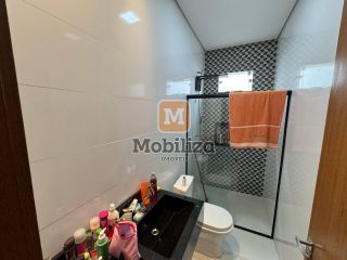 Casa com 3 suítes - Condomínio Alphaville 216m²