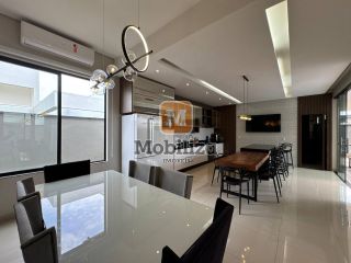 Casa com 3 suítes - Condomínio Alphaville 216m²