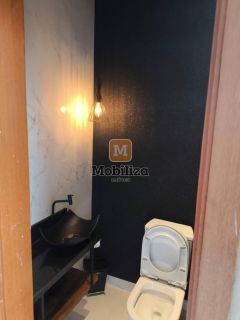Casa com 3 suítes - Condomínio Alphaville 216m²