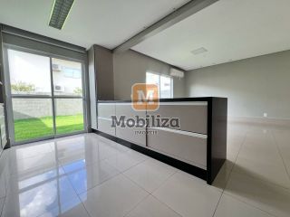 Sobrado com 3 quartos e quintal amplo - Condomínio Volpi I