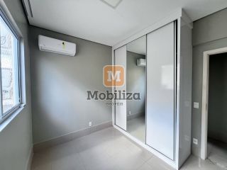 Sobrado com 3 quartos e quintal amplo - Condomínio Volpi I