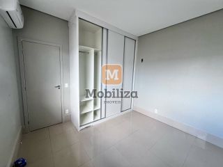 Sobrado com 3 quartos e quintal amplo - Condomínio Volpi I