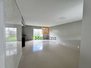 Sobrado com 3 quartos e quintal amplo - Condomínio Volpi I