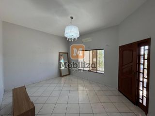 Casa com 3 quartos sendo 2 suítes e edícula com 2 quartos no Bairro Embratel