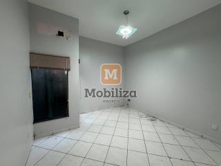 Casa com 3 quartos sendo 2 suítes e edícula com 2 quartos no Bairro Embratel