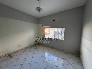 Casa com 3 quartos sendo 2 suítes e edícula com 2 quartos no Bairro Embratel