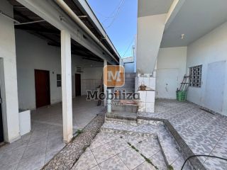 Casa com 3 quartos sendo 2 suítes e edícula com 2 quartos no Bairro Embratel