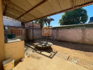Casa com 4 quartos - bairro Nova Esperança