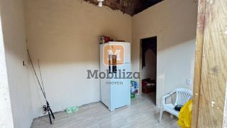 Casa no bairro Floresta com terreno de 166m²
