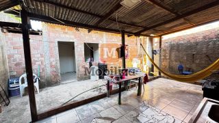 Casa no bairro Floresta com terreno de 166m²