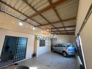 Casa com 2 quartos e energia solar na Zona Sul