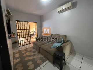 Casa com 2 quartos e energia solar na Zona Sul