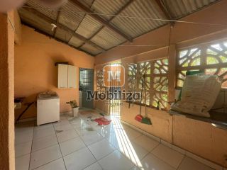 Casa com 2 quartos e energia solar na Zona Sul