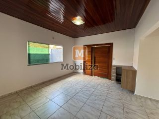 Casa com 3 quartos sendo 1 suíte e terreno amplo com 550m² na Vila da Eletronorte