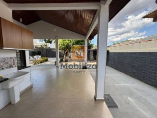 Casa com 3 quartos sendo 1 suíte e terreno amplo com 550m² na Vila da Eletronorte