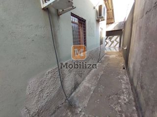 Casa com 3 quartos sendo 1 suíte com terreno de 250m² na Zona Sul