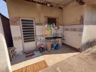 Casa com 3 quartos sendo 1 suíte com terreno de 250m² na Zona Sul