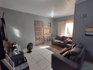 Casa com 3 quartos sendo 1 suíte com terreno de 250m² na Zona Sul
