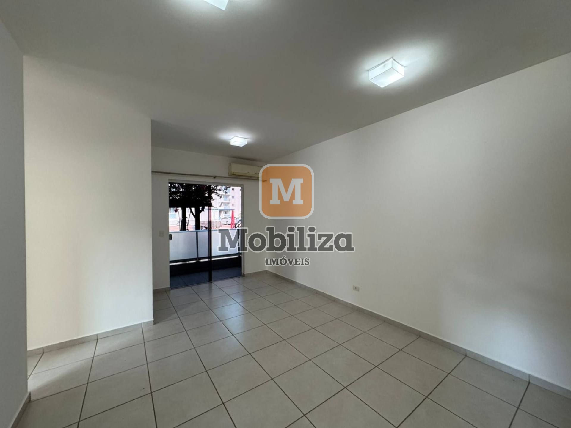 Apartamento com 3 quartos sendo 1 suíte no Condomínio Veredas do Madeira 74m²