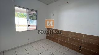 Casa com 3 quartos sendo 1 suíte e cozinha ampla no Condomínio Nova Era 1