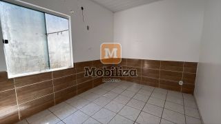 Casa com 3 quartos sendo 1 suíte e cozinha ampla no Condomínio Nova Era 1