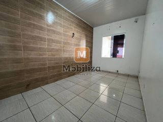 Casa com 3 quartos sendo 1 suíte e cozinha ampla no Condomínio Nova Era 1