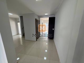 Sobrado com 3 quartos sendo 1 suíte e quintal amplo no Condomínio Mediterrâneo