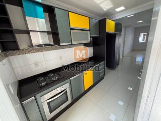 Sobrado com 3 quartos sendo 1 suíte e quintal amplo no Condomínio Mediterrâneo