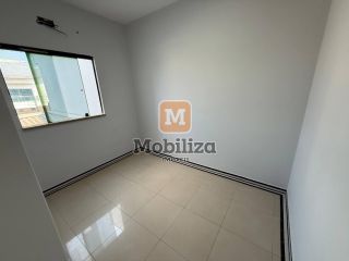 Sobrado com 3 quartos sendo 1 suíte e quintal amplo no Condomínio Mediterrâneo