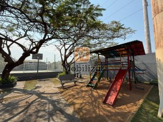 Sobrado com 3 quartos sendo 1 suíte e quintal amplo no Condomínio Mediterrâneo