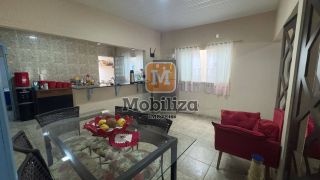 Casa com 4 quartos sendo 2 suítes no Bairro Aponiã