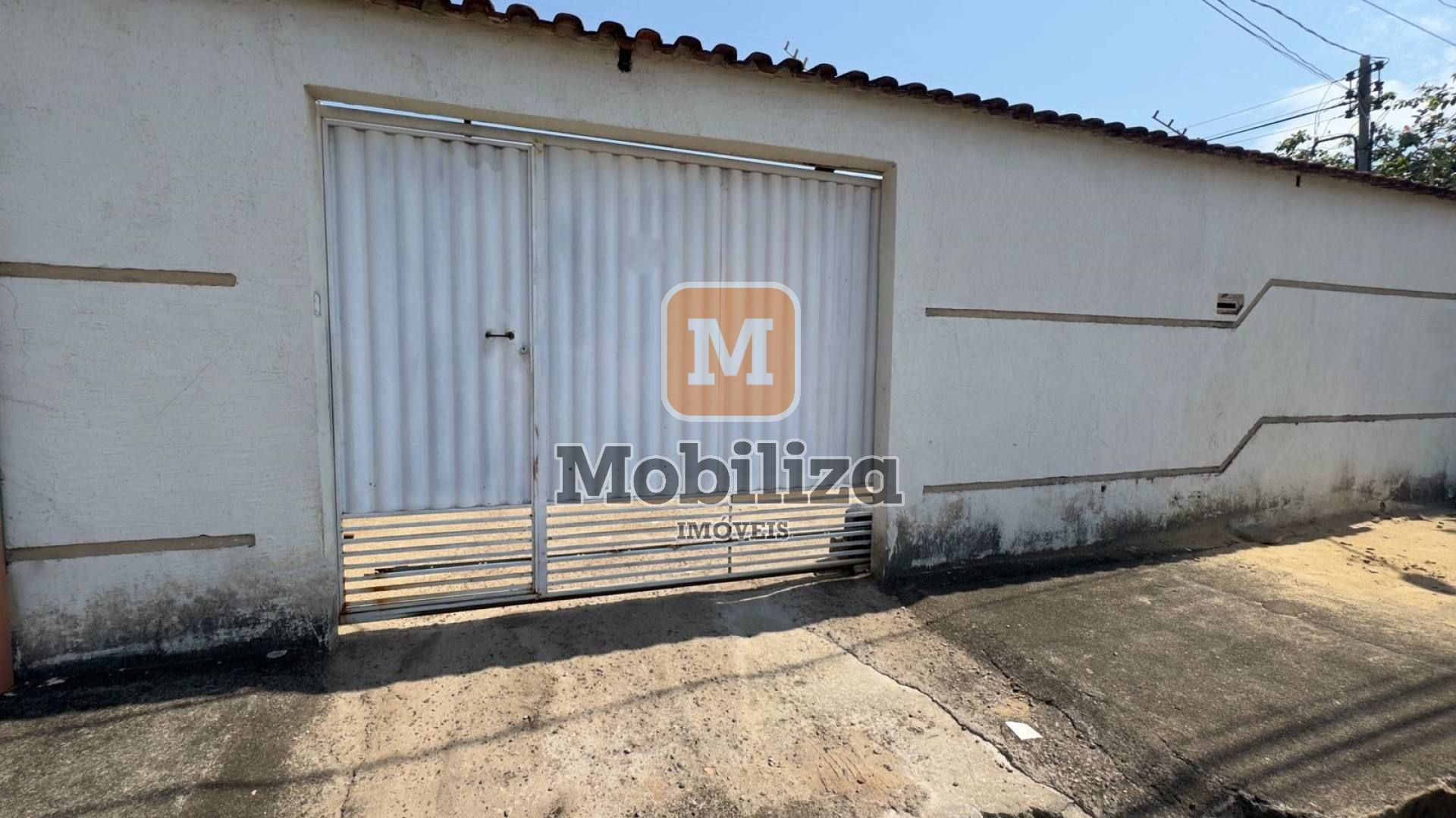 Casa com 4 quartos sendo 3 suítes no Bairro Aponiã 210m²