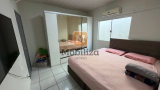 Casa com 4 quartos sendo 3 suítes no Bairro Aponiã 210m²