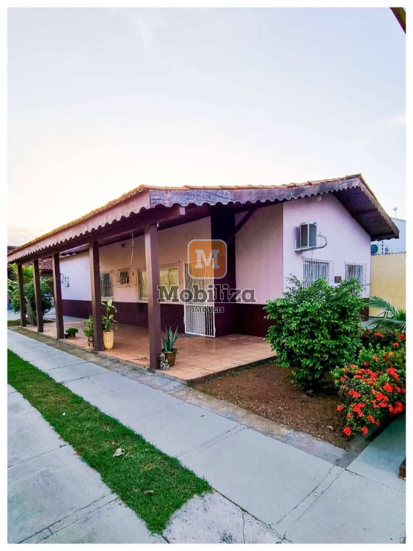 Casa no bairro Cuniã com 3 dormitórios sendo 1 suíte e 240m² de área construída