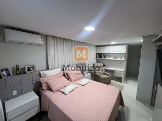 Sobrado com 3 dormitórios e uma ampla área externa com piscina e ambiente arborizado - bairro Rio Madeira