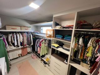 Sobrado com 3 dormitórios e uma ampla área externa com piscina e ambiente arborizado - bairro Rio Madeira