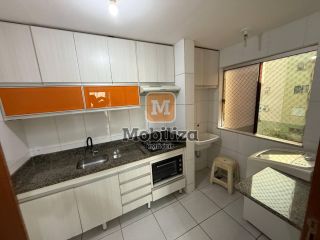 Apartamento semi mobiliado com 3 dormitórios sendo 1 suíte e 2 vagas de garagem no Condomínio Vita Bella