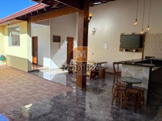 Sobrado com 3 quartos sendo 1 suíte e energia solar no Condomínio Mediterrâneo